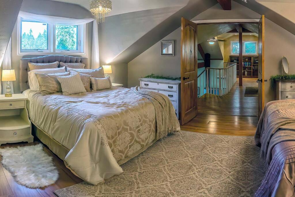 Vila European Style Straw Bale Retreat Ashland Exteriér fotografie