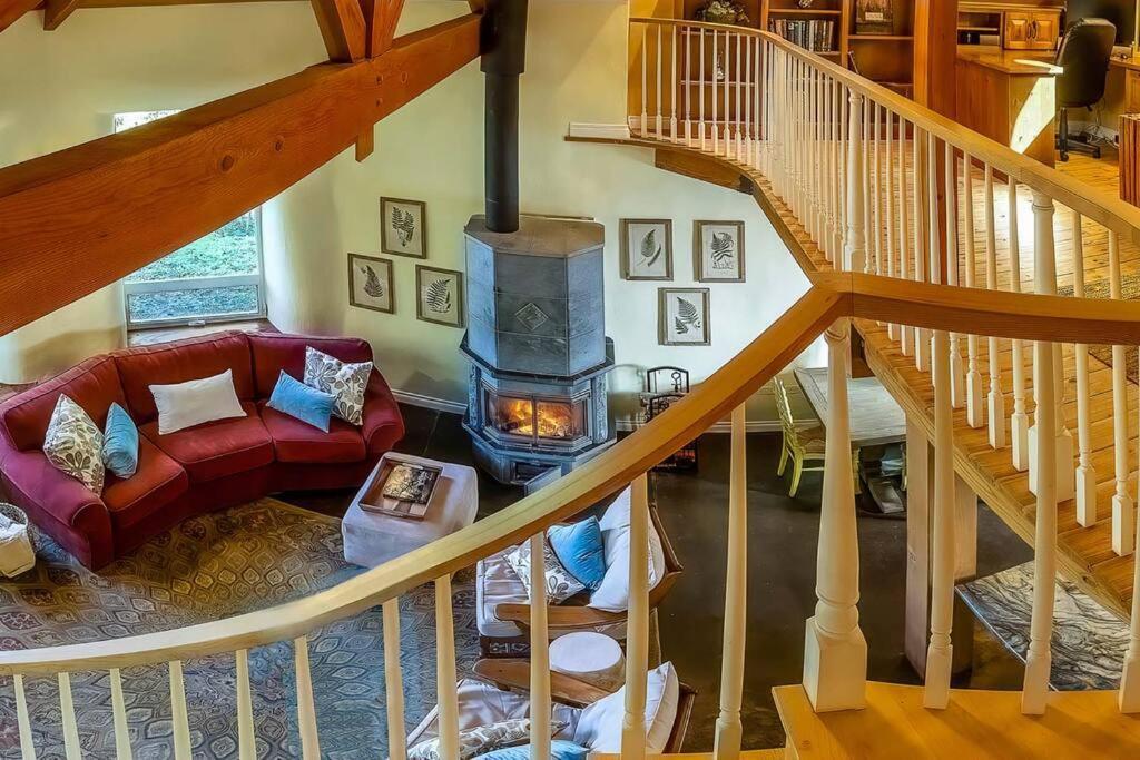 Vila European Style Straw Bale Retreat Ashland Exteriér fotografie